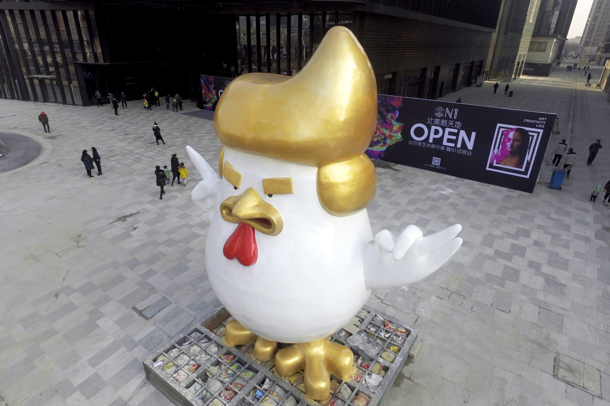 china trump chicken statue