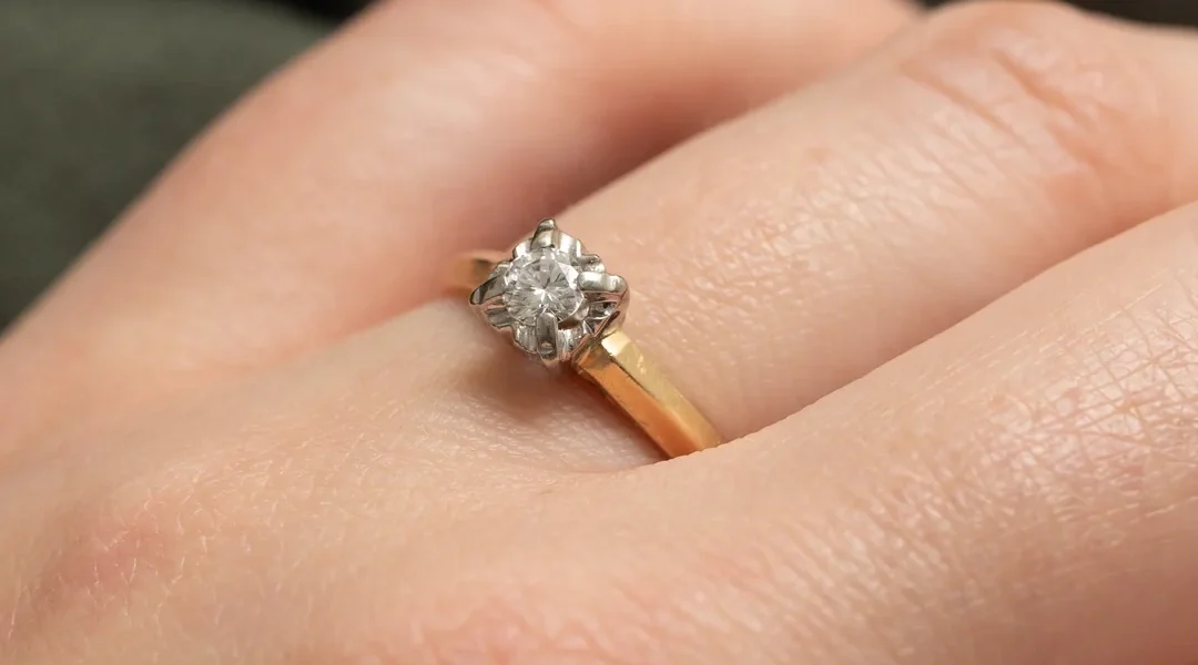 L'attrait durable : Pourquoi les diamants règnent sur les alliances